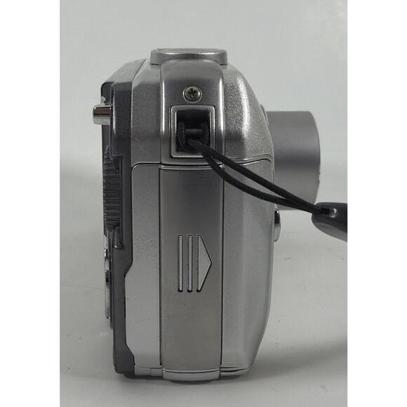 Olympus Stylus 800 All-Weather Digital Camera 3x Zoom 8.0mp  Olympus Stylus 800 8.0 MP Digital Camera w/ Charger & 1GB Card